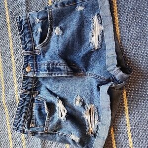 Forever 21 denim shorts Juniors us 27